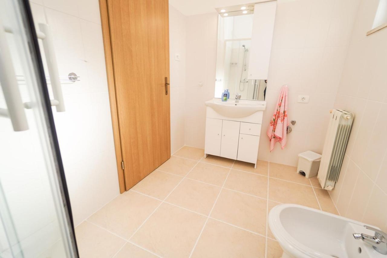 Apartments Mira Savudrija Crveni Vrh Bagian luar foto