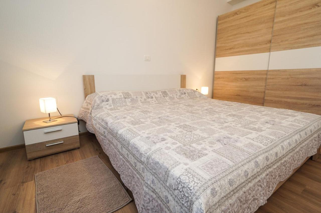 Apartments Mira Savudrija Crveni Vrh Bagian luar foto