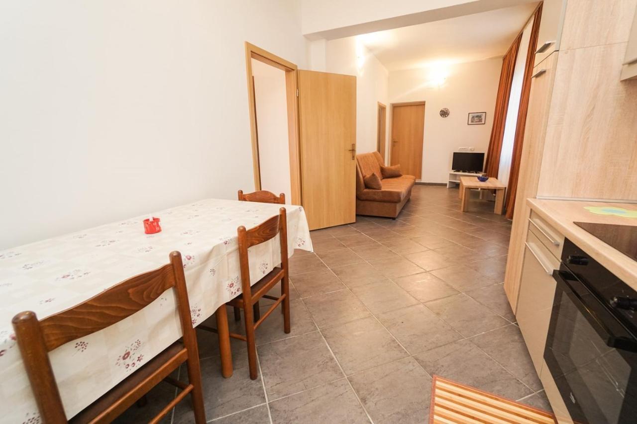 Apartments Mira Savudrija Crveni Vrh Bagian luar foto