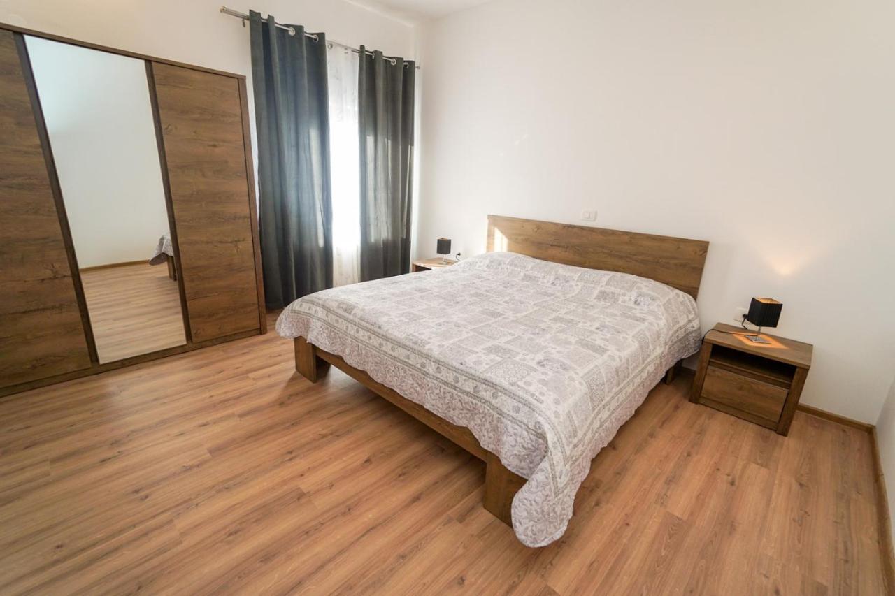 Apartments Mira Savudrija Crveni Vrh Bagian luar foto
