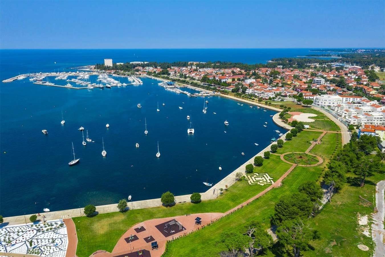 Apartments Mira Savudrija Crveni Vrh Bagian luar foto